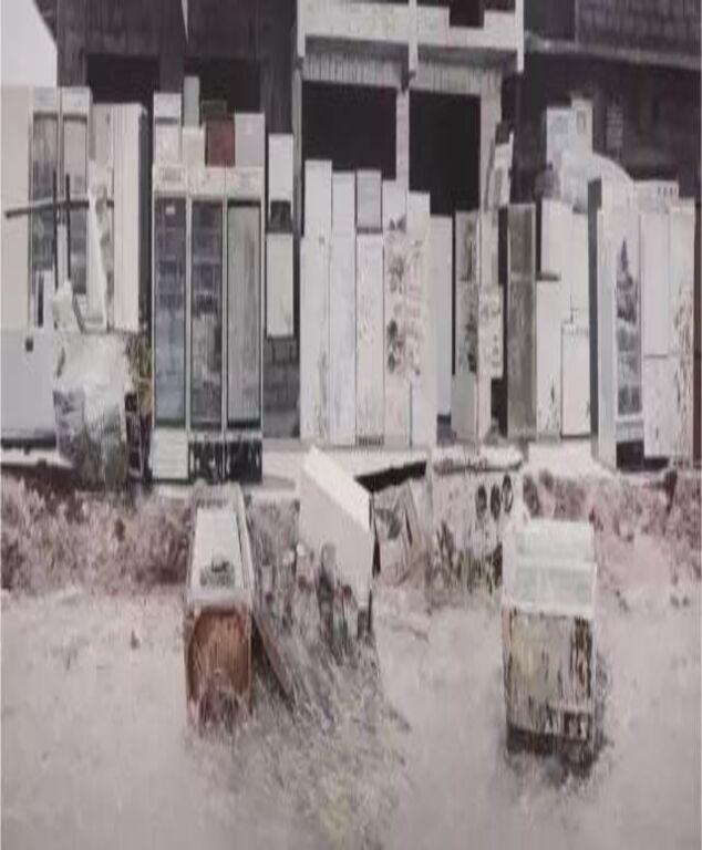 《白色群像》布面油画240cm&times;600cm，2010